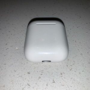 Apple airpods generation one (L ear bud and case)